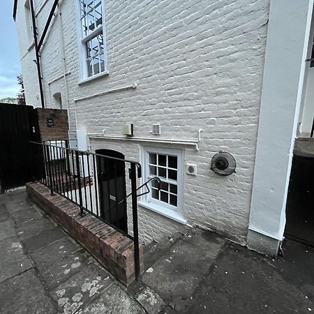 The Cozy Apartment Gloucester Bagian luar foto