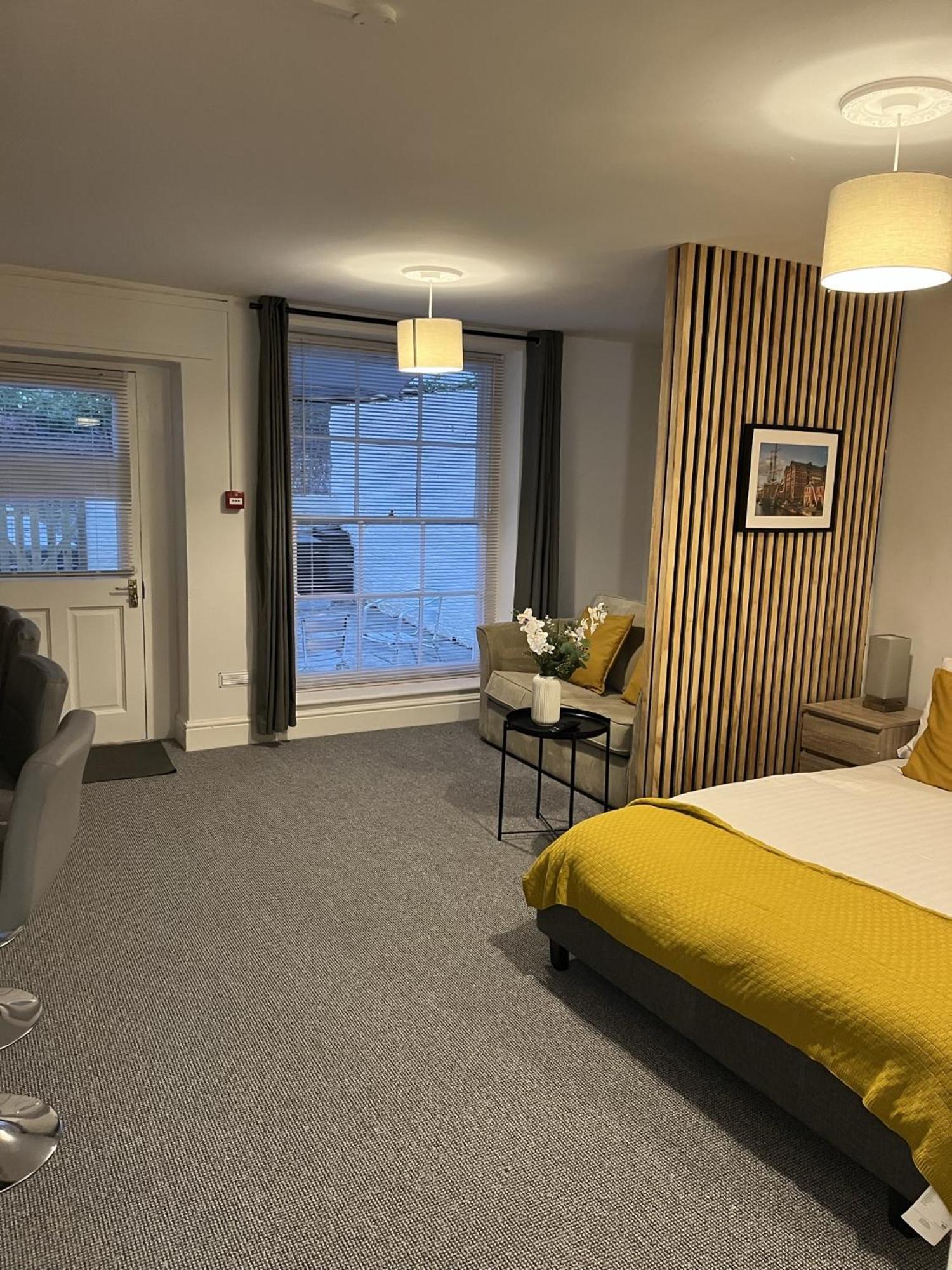 The Cozy Apartment Gloucester Bagian luar foto